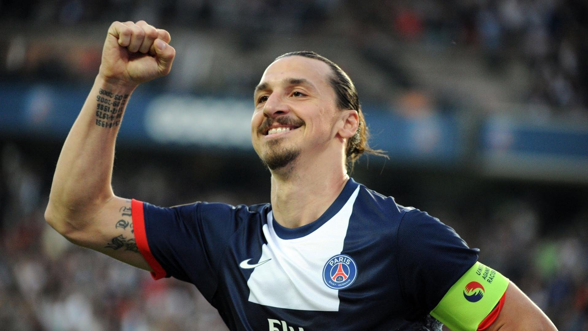 开云网址-2021年季后赛，库里的每一场远投都成为比赛的“焦点”，数场比赛投中五个以上三分球